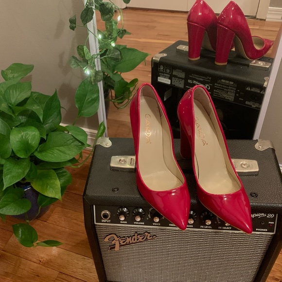 Red pumps - Picture 4 of 4